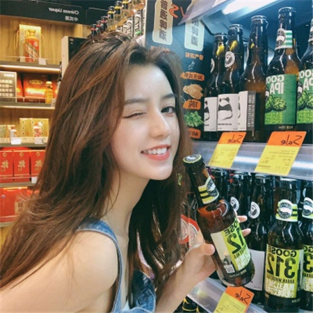抖音氣質美女圖片大全超好看 嘗我一口甜上心頭