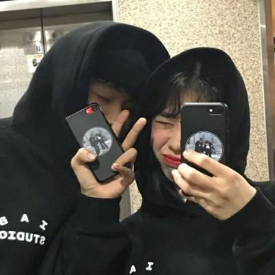 00后微信情侶頭像一對兩張 你的未來我奉陪到底