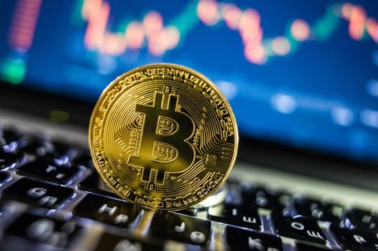 比特幣暴跌15%，自6月以來首次跌破8000美元