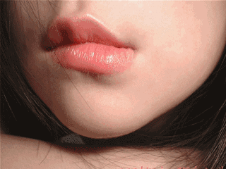 比較邪惡的美女動態圖片gif 誘惑紅唇令人把持不住