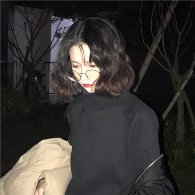 非主流2020女生超拽霸氣頭像 我明明在笑為什么眼睛濕了