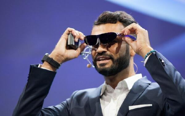TCL 在 IFA 2020 上展示概念智能眼鏡，像墨鏡一樣輕巧