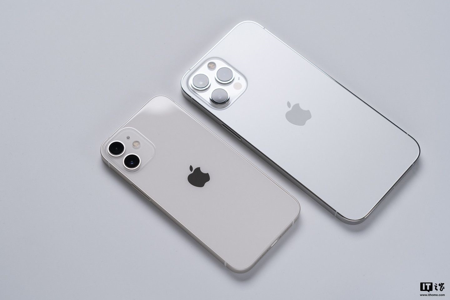 郭明錤：蘋果 iPhone 13 Pro 支持 120Hz 與 LTPO 技術，未來或有打孔屏與折疊 iPhone