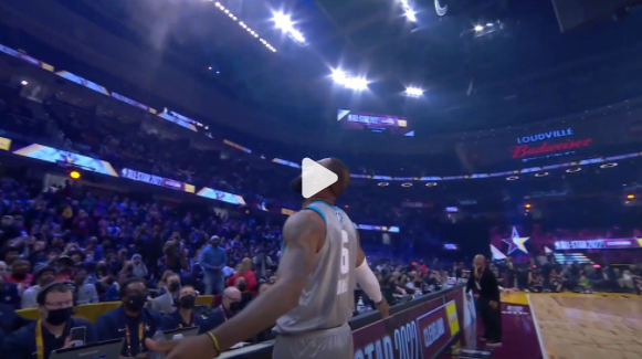 2022NBA全明星：詹姆斯隊vs杜蘭特隊 拉文360度折疊暴扣