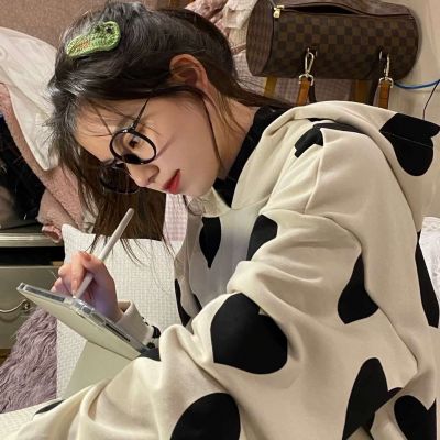 最新版俏皮搞鬼的女生微信頭像 簡(jiǎn)單又很好看的氣質(zhì)女頭
