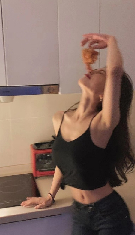 2022好身材的女生高清氣質壁紙 真心是送一次少一次的東西
