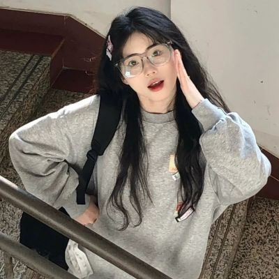 很高級(jí)的女生微信頭像2022最新 或許年輕和遺憾總綁在一起