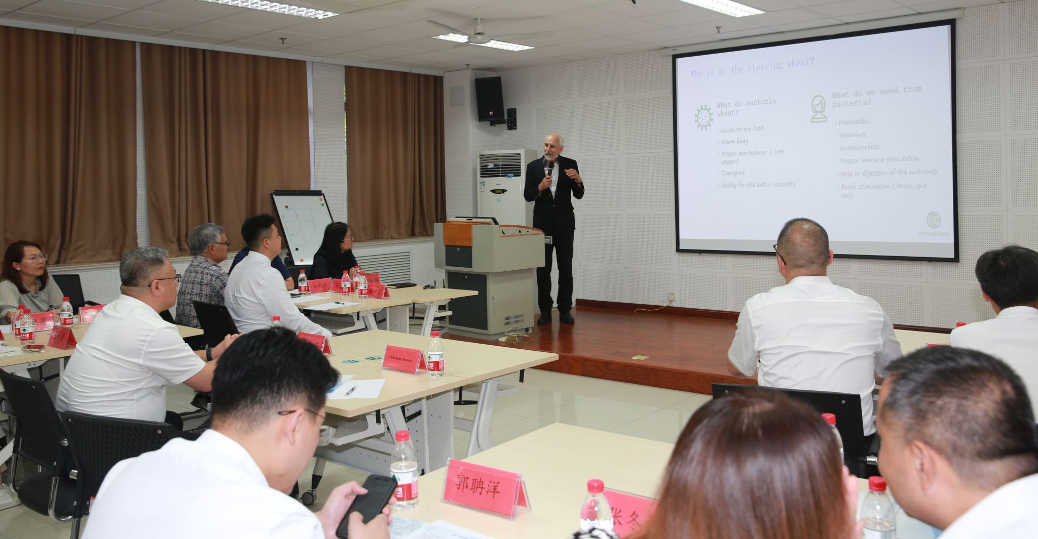 俄羅斯科學院院士亞歷山大·蘇沃洛夫受聘濟南大學榮譽教授，共探生物制劑研發新篇章